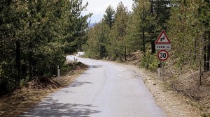 Verkehrsschilder in Albanien