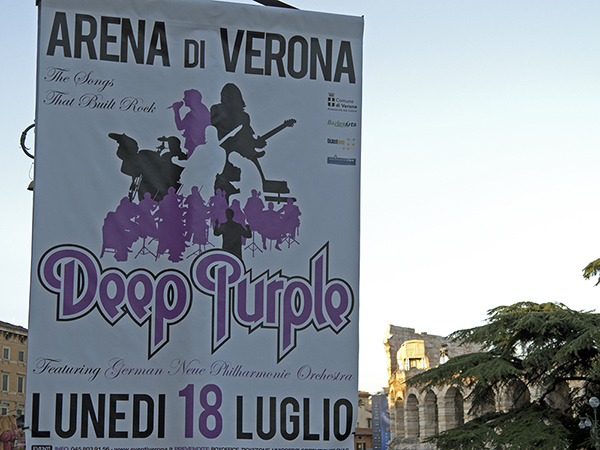 Piazza Brà: Konzertankündigung für Deep Purple