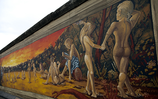 East Side Gallery - Henry Schmidt: „Vergesst mir die Liebe nicht“