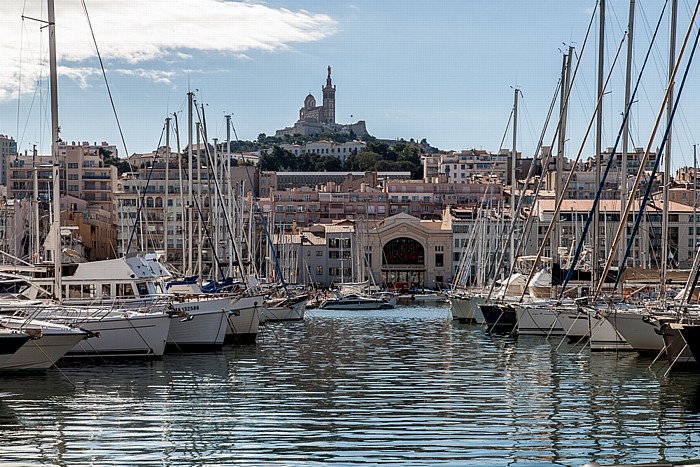 Marseille: Alter Hafen (Vieux-Port) und La Garde mit der Basilique Notre-Dame-de-la-Garde
