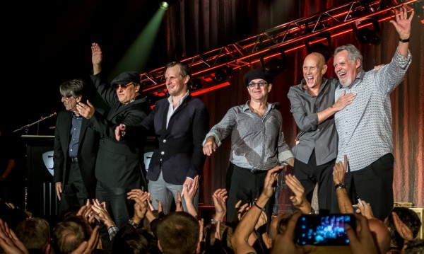 Lee Thornburg (Trompete), Paulie Cerra (Saxophon), Joe Bonamassa (Gitarre, Gesang), Anton Fig (Drums), Michael Rhodes (Bass), Reese Wynans (Klavier und Keyboard)