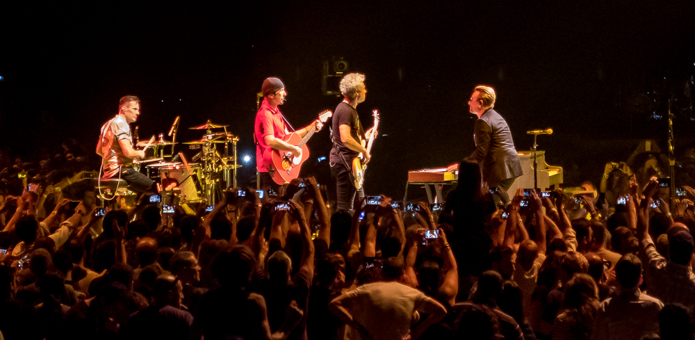 U2: Larry Mullen junior, The Edge (David Howell Evans), Adam Clayton und Bono (Paul David Hewson)