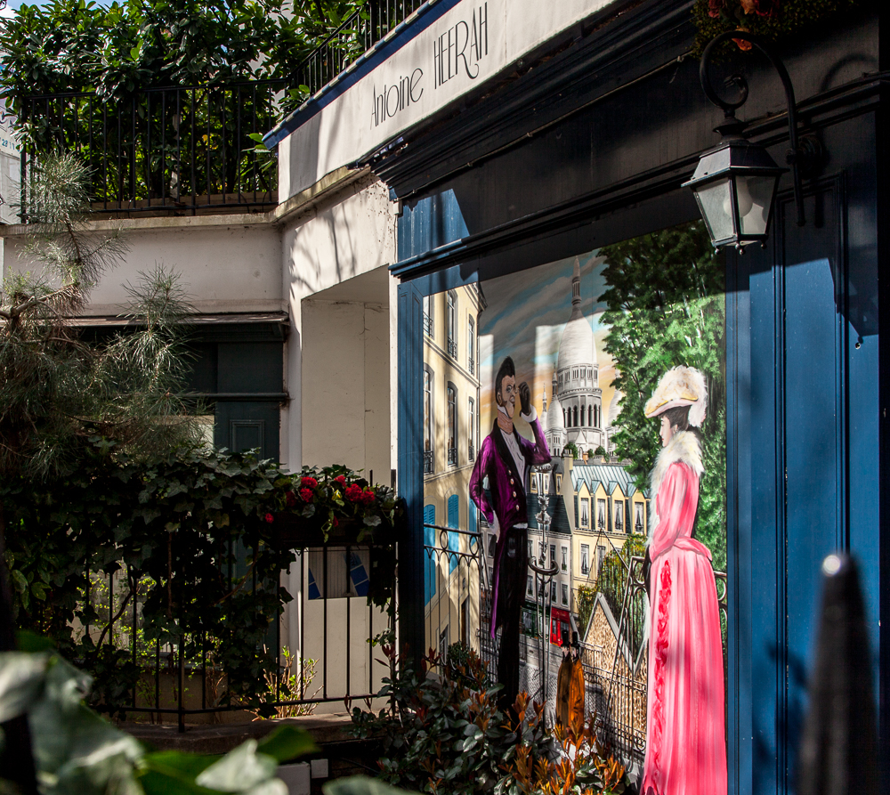Montmartre: Rue Lepic / Rue Girardon Paris