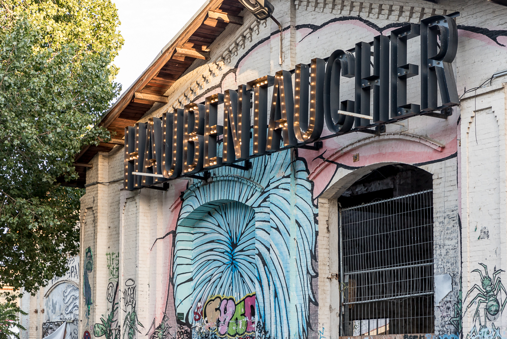 Friedrichshain: Ehem. Reichsbahnausbesserungswerk - Haubentaucher Berlin