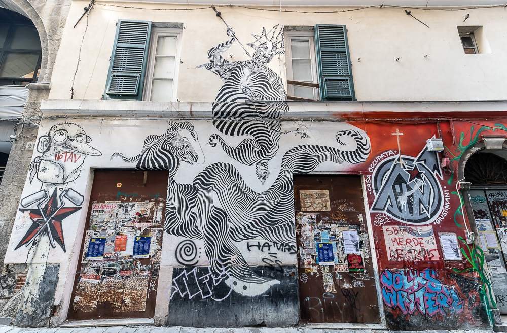 Centro storico: Via dei Giustiniani Genua