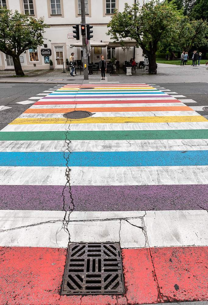 Altstadt: Mirabellplatz - Bunter Zebrastreifen Salzburg