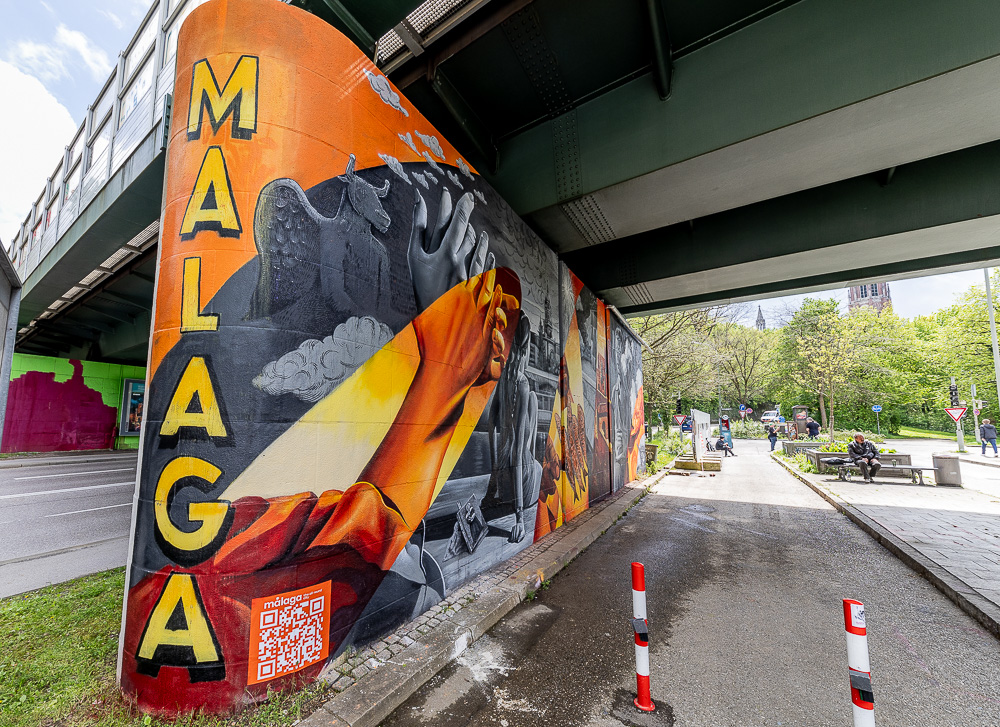 Eisenbahnbrücke Humboldtstraße / Giesinger Berg: Kunsttreff Halt 58 München
