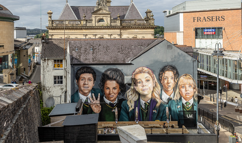 Wall of Derry: Derry Girls Mural Derry/Londonderry