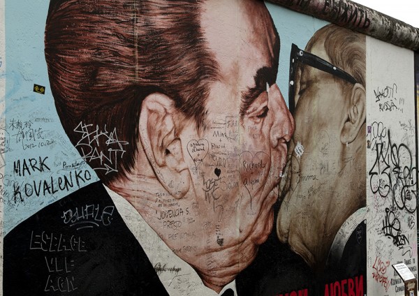 East Side Gallery - Dmitri Wrubel: „Mein Gott hilf mir, diese tödliche Liebe zu überleben“