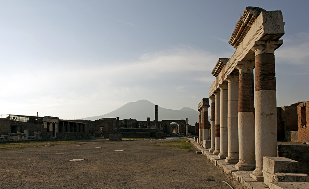 Pompeji - im Hintergrund der Vesuv