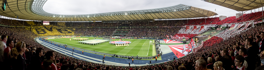Olympiastadion Berlin, 17. Mai 2014, Choreografien der Fans von Borussia Dortmund und des FC Bayern München