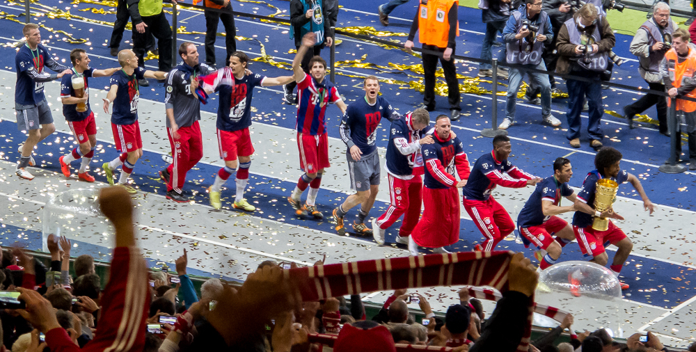 Olympiastadion Berlin, 17. Mai 2014. Die Spieler des FC Bayern feiern den Pokalsieg 2014