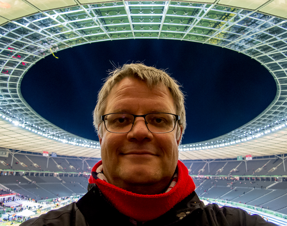 Olympiastadion Berlin, 17. Mai 2014. Ein Fan des FC Bayern.