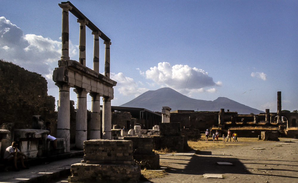 Forum Pompeji, Vesuv