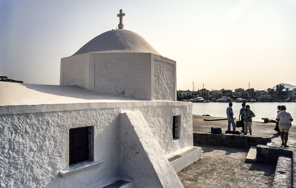 St.-Nicholas-Kapelle im Hafen von Ägina